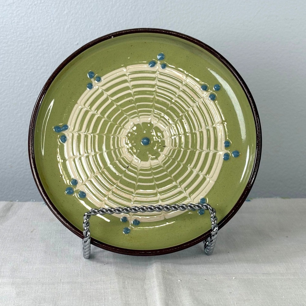 Llangollen Pottery Signed Green Spiderweb Slip Trailed Ceramic Plate 7.5 inch